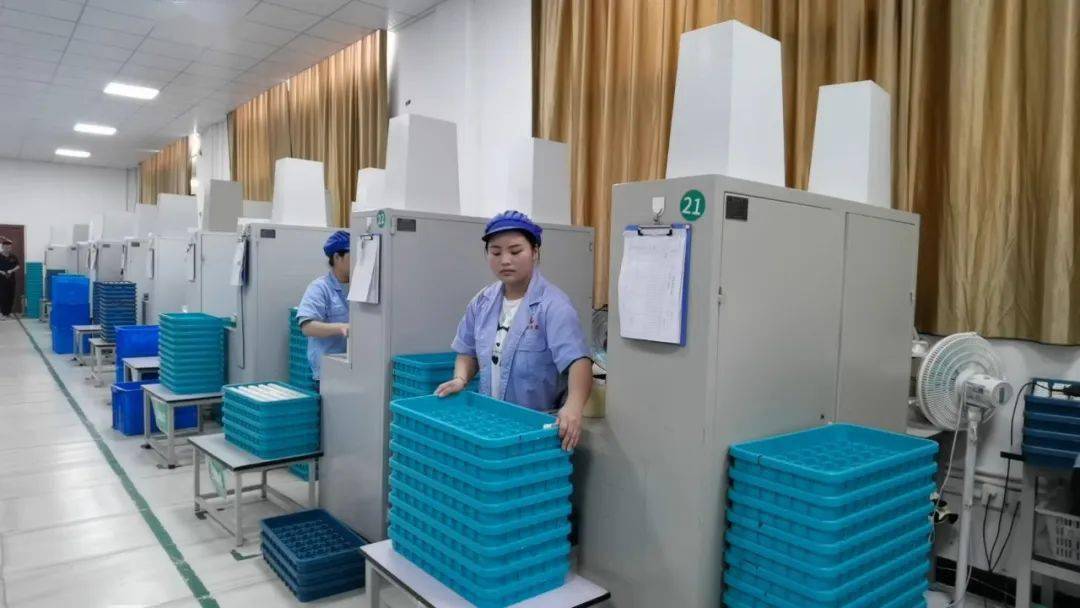 头条‖比烈日更加火热的是…